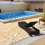 וילה Sanda With Private Pool זאדאר