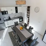 Sanda With Private Pool וילה *