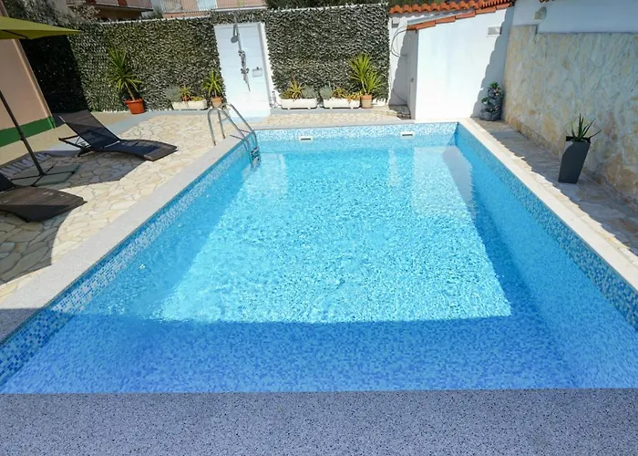 Вилла Sanda With Private Pool