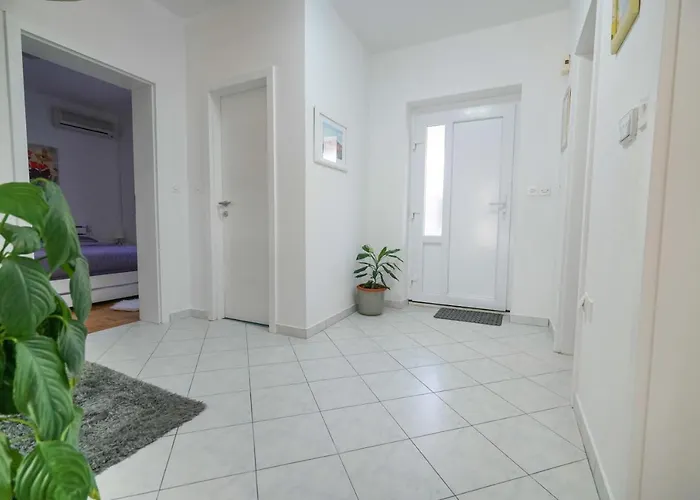 Sanda With Private Pool * Задар