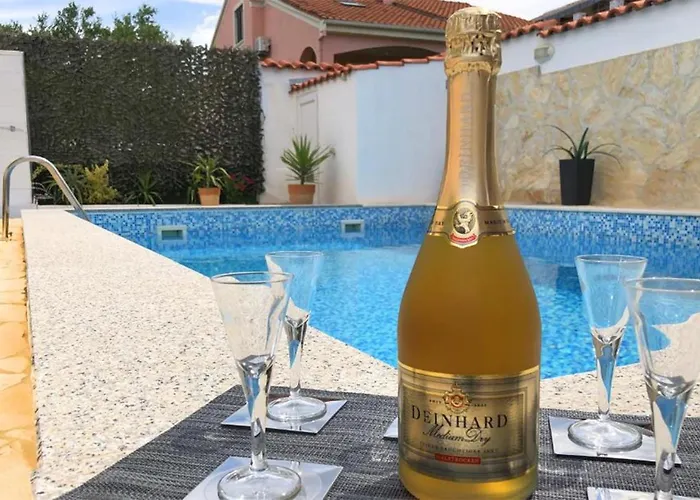 Sanda With Private Pool Вилла Задар