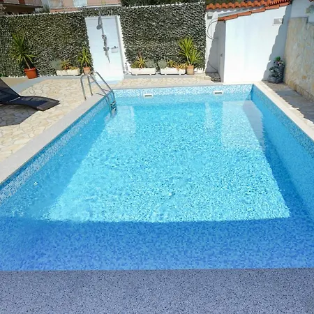 Villa Sanda With Private Pool
