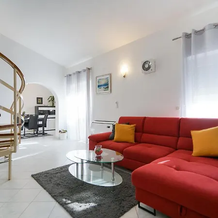 Sanda With Private Pool Zadar