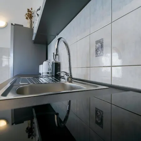 Sanda With Private Pool Zadar