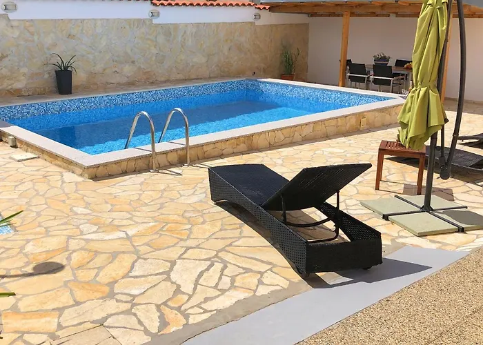 Villa Sanda With Private Pool Zadar