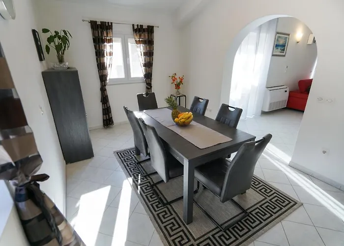 Villa Sanda With Private Pool Zadar